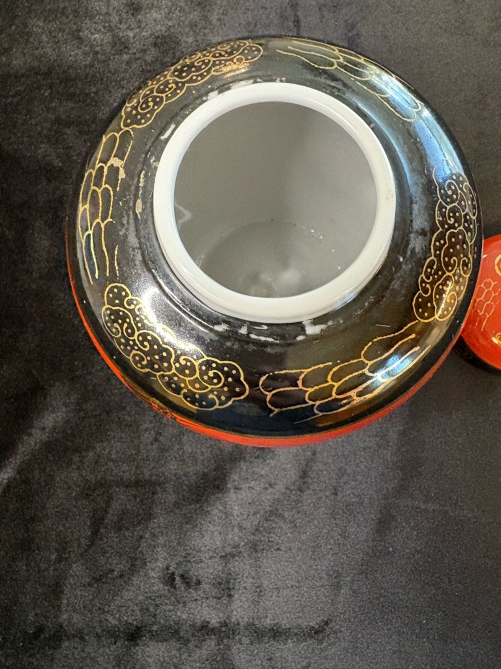 Vintage Japanese Red and Black Dragon Lidded Ginger Jar - Picture 5 of 9